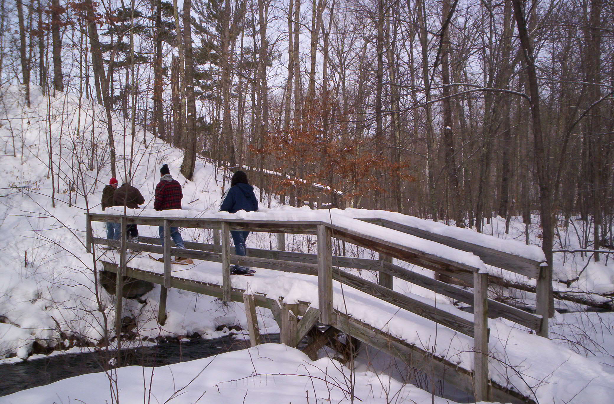 people crossing bridge on Ice Age Trail 