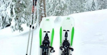 Crossblades with poles in snow