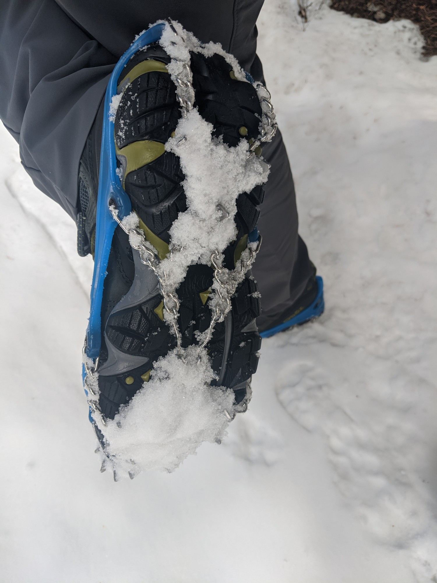 Yaktrax reviews: snow build up on Yaktrax Ascent