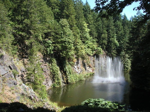 800px-Butchart-gardens-003