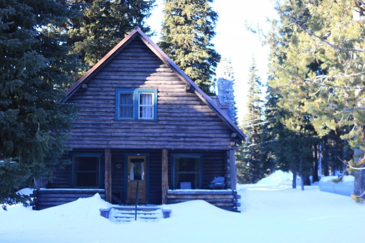 Anthony Lakes OR historic guard station in winter
