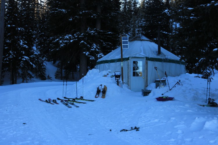 Anthony Lakes Hoffer Yurt view from outside in winter