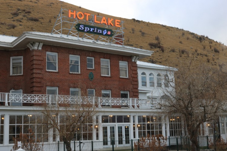 Hot Lake Springs Lodge