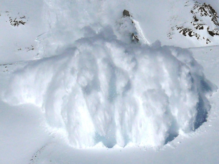snowshoeing safety: avalanche in action