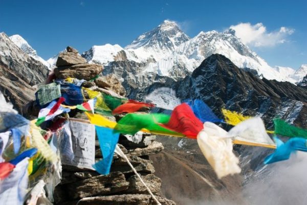 Everest-photo-courtesy-iStock-from-article.jpg