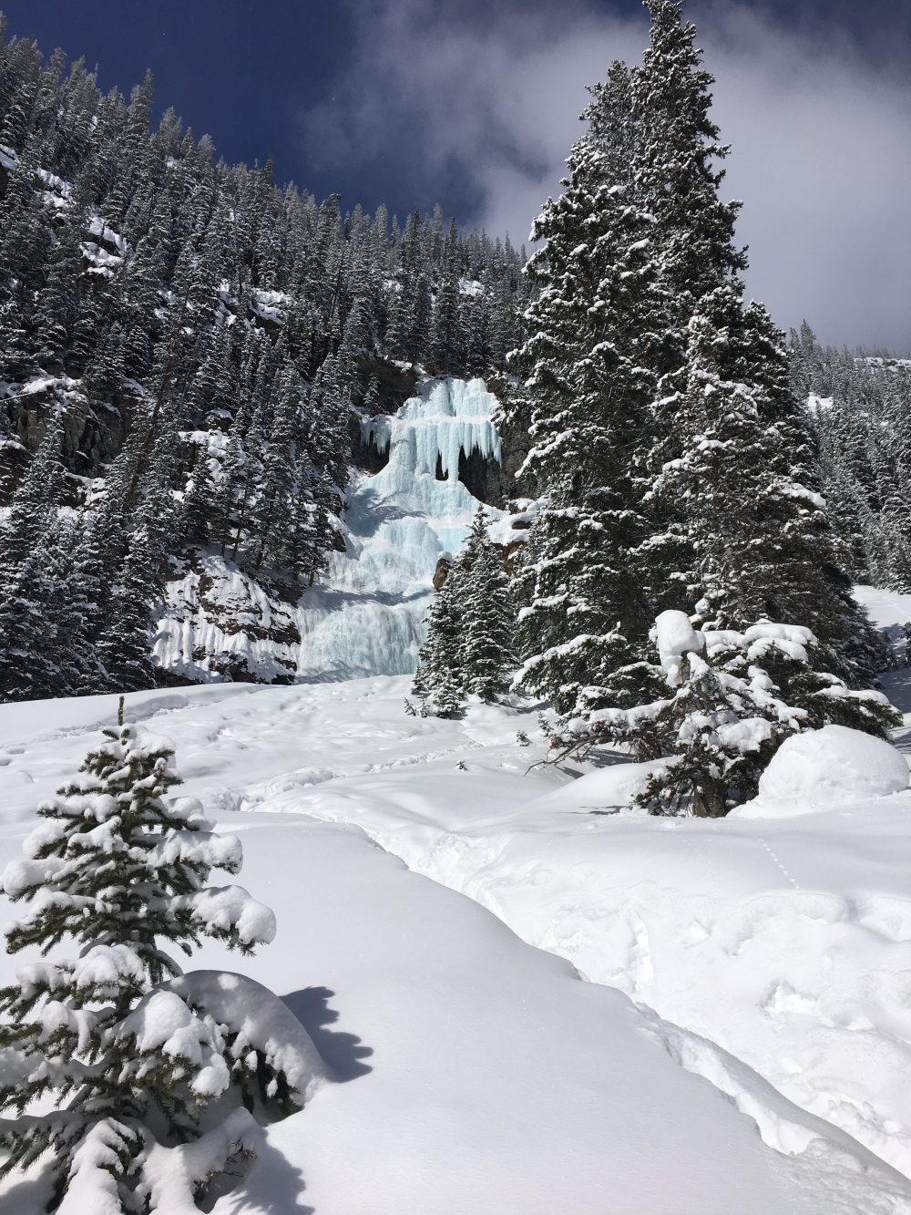 frozen Louise Falls, AB