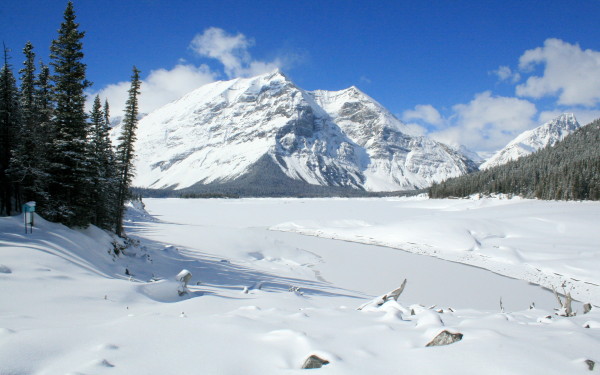 Snowshoeing around the Upper Kananaskis Lake, Peter Lougheed Provincial Park