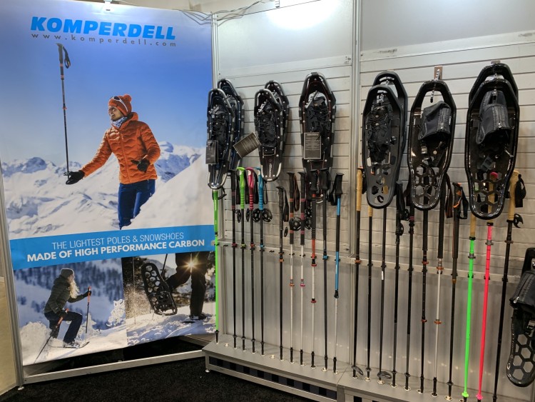 Outdoor Retailer: Carbon Air 25 snowshoes on display with Komperdell photo in background