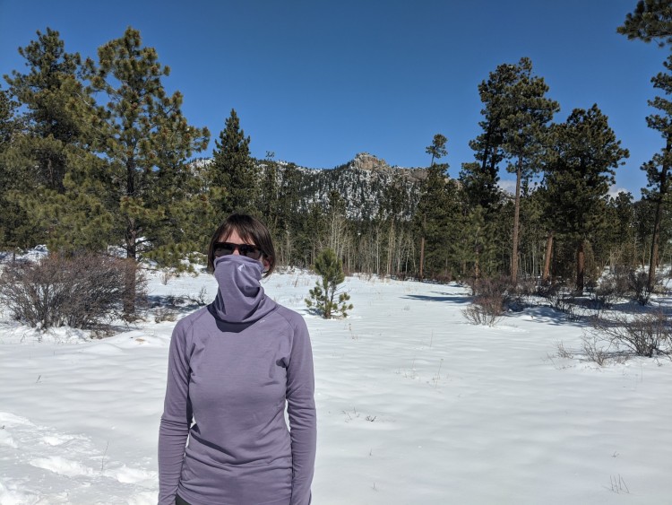 Demonstration of high neck as neck gaiter