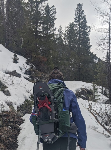Mystery Ranch Scree 32L with snowshoes attached (while on hike)