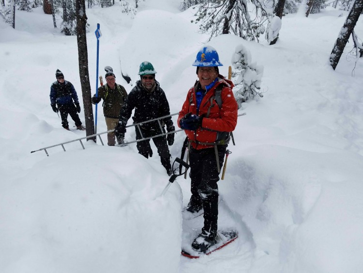 volunteers at Central Oregon Nordic Club on the trail