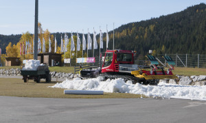 Tracking laying vehicles being used in the track making process. Photo credit: Olympiaregion Seefeld.