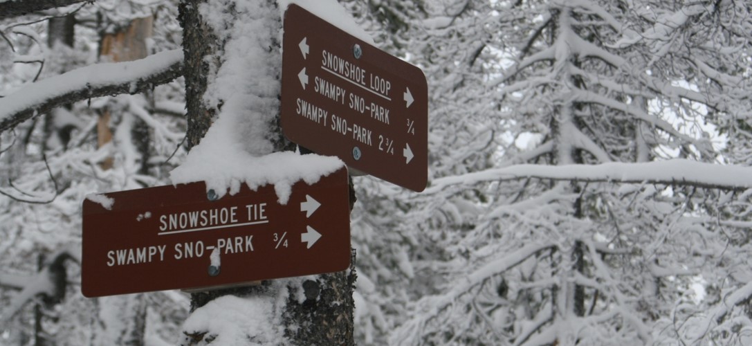 snowshoe trail sings in sno-parks in central Oregon