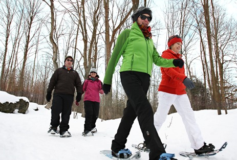 Toronto snowshoeing: snowshoers at Crawford Lake, Ontario