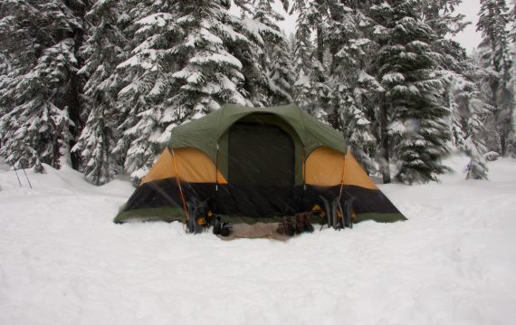 tent in snow 