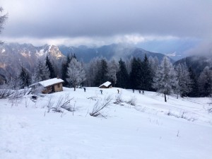 Racers approach the Rifugio Antelao (Photo by Marcus Fink)