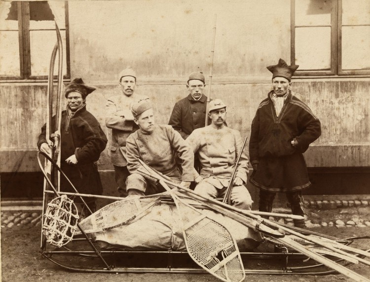 six men posing before leaving on Nansen's expedition to Greenland