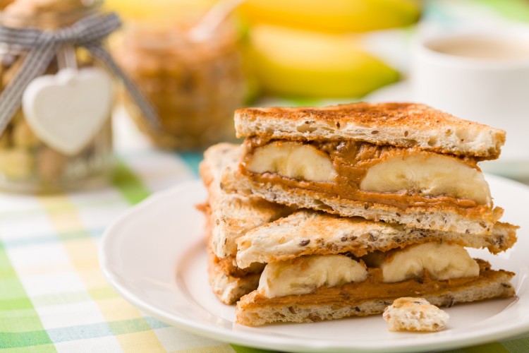 snacks for athletes: peanut butter and banana sandwich