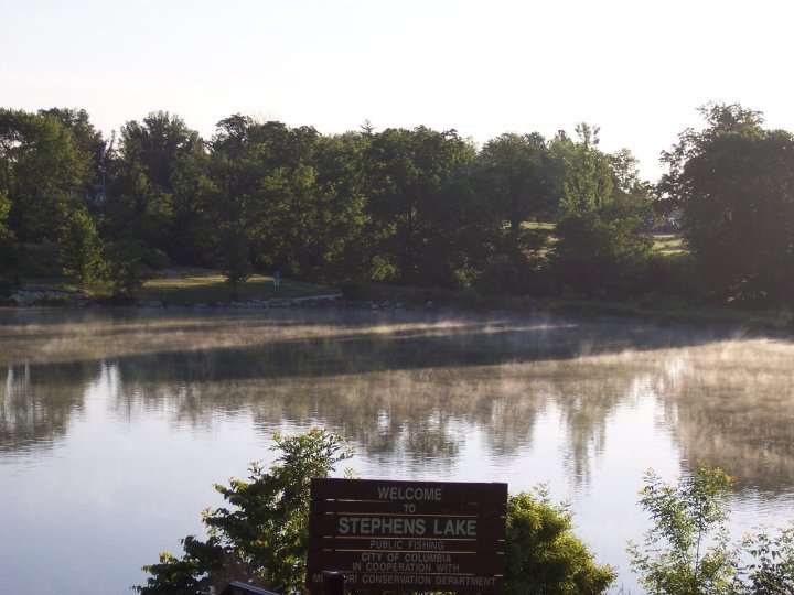 sign and lake at Stephens Lake in Columbia