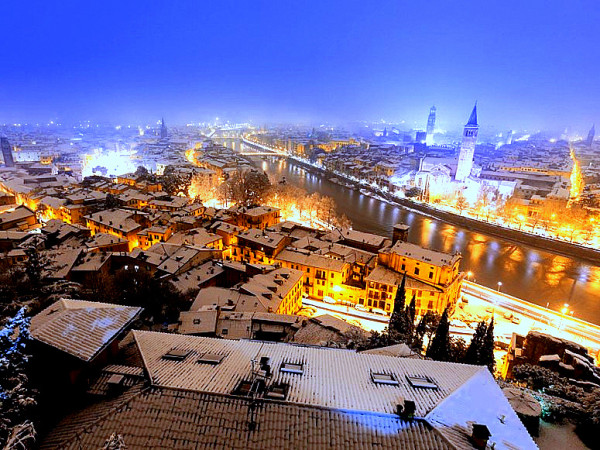 Now you can see why Romeo and Juliet could love Verona, Italy, so much.